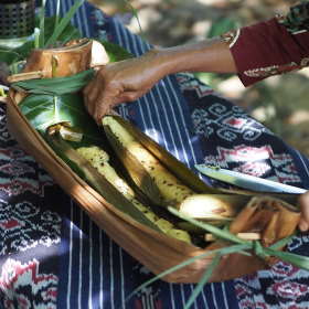 prepared-bamboo-rice-dapur-tara-flores-restaurant-komodo